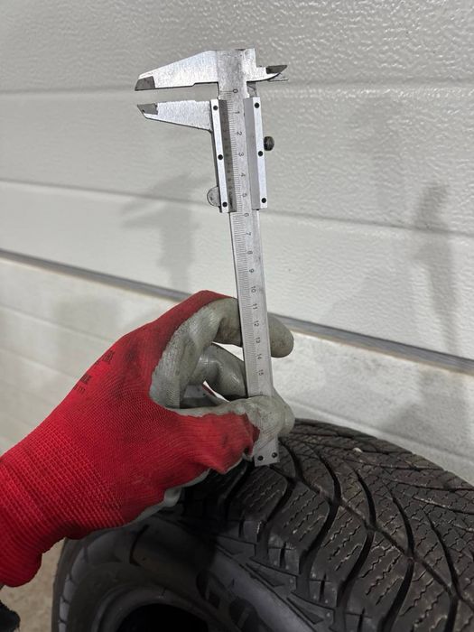 Зимові шини Goodyear Ultra Grip ICE 2 175/65 R14 86T M+S 2022 року
