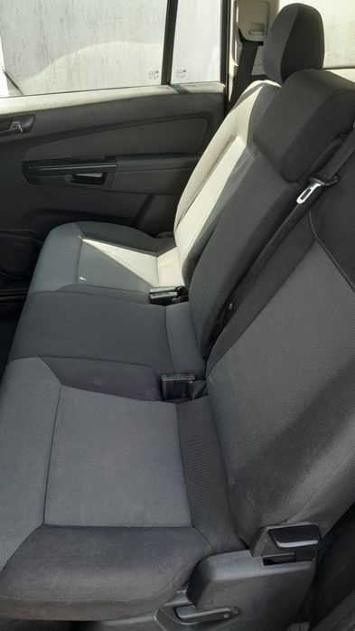 Opel zafira 7 lugares.