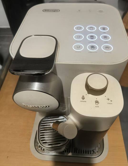 Ekspres kapsułkowy Nespresso Gran latissima