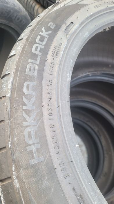 255 45 18 Nokian Hakka Black2