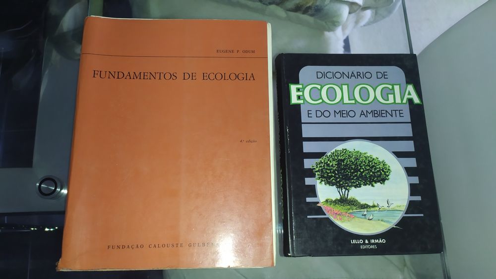 Livro antigo Fundamentos de Ecologia