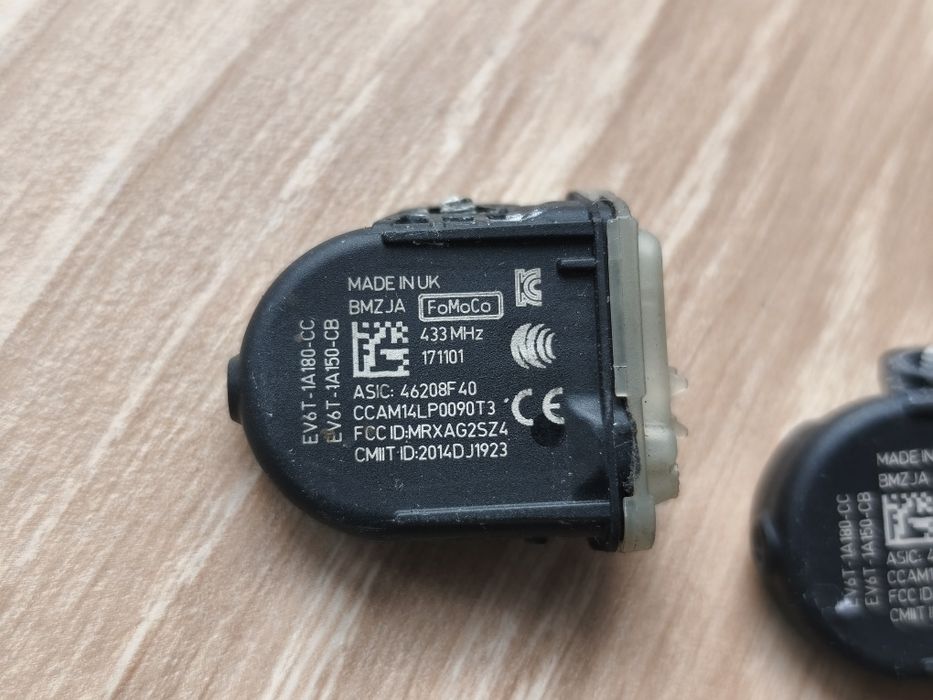 Czujniki ciśnienia Ford OEM 4 szt. TPMS kwadrat