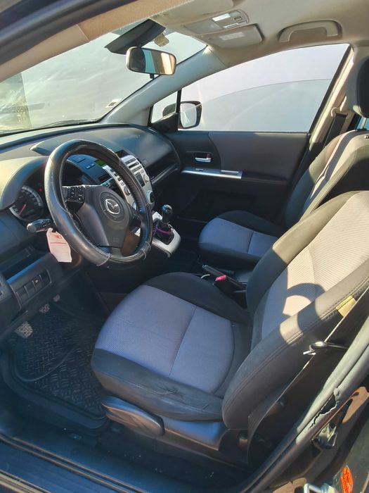 Carro Mazda 5 7 lugares