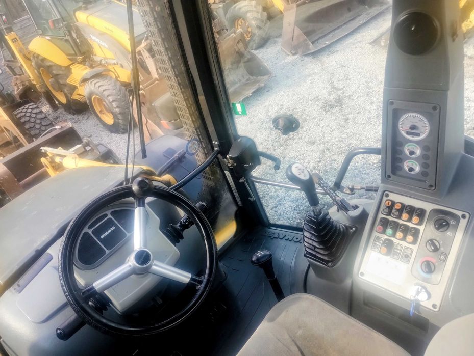 Koparko Ładowarka Komatsu WB 93 S Pełna Opcja 109900Stan Bardzo Dobry