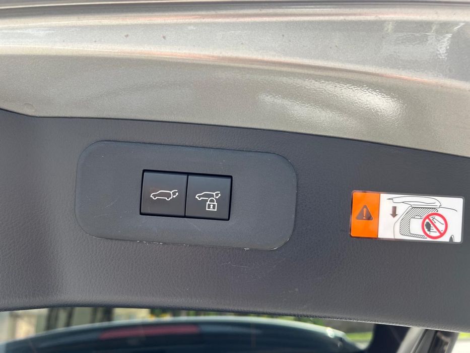 Продам машину лексус NX 250