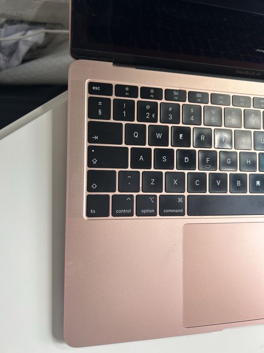 Macbook Air 2018446402610731438084