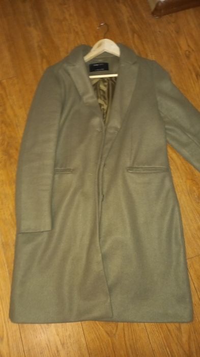 Ciemnozielony płaszcz