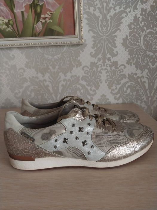 Женские кроссовки б/у Мerhisto р.41-500 гр