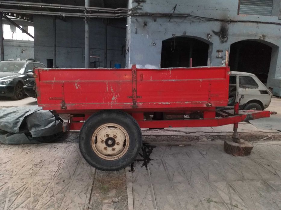 Przyczepa rolnicza jednoosiowa z kiprem