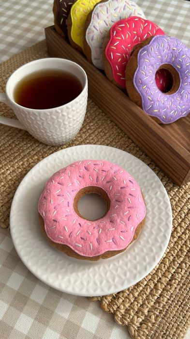 Іграшкова їжа. Пончики з фетру. Їжа з фетру. Іграшки з фетру.