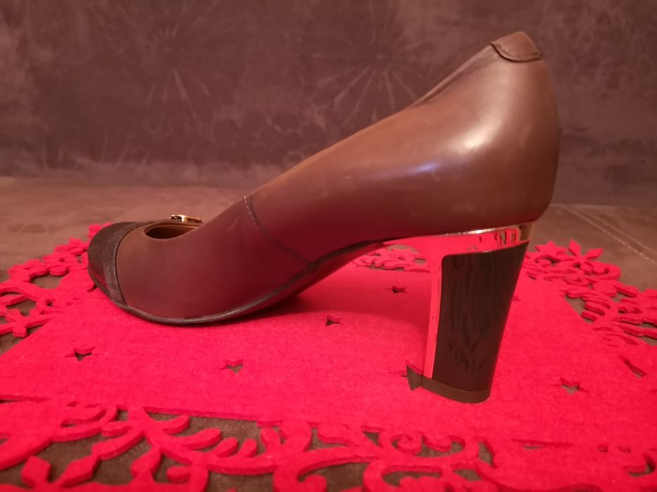 Półbuty Gino Rossi r. 39