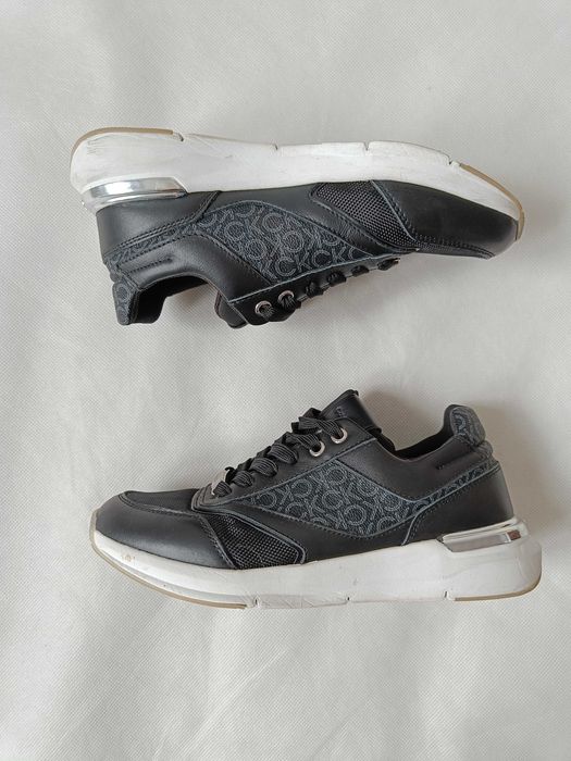 Czarne sneakersy damskie skórzane logowane Calvin Klein rozmiar 38