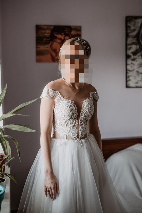 Продам весільну сукню