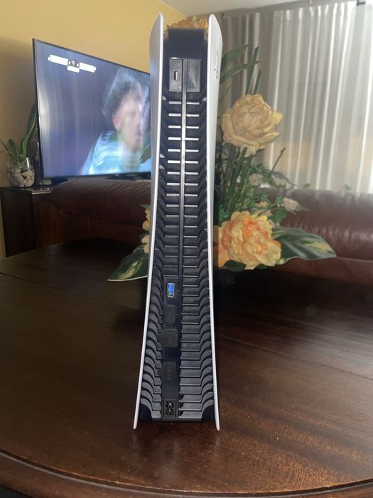 Vendo Ps5 825 GB + acessórios