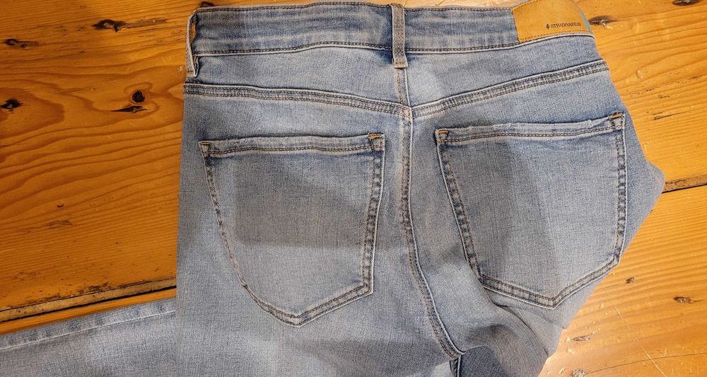 Stradivarius jeansy skinny fit 44