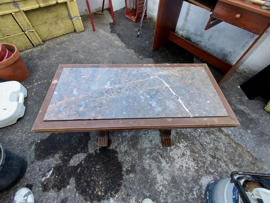 Mesa de Centro com pedra mármore