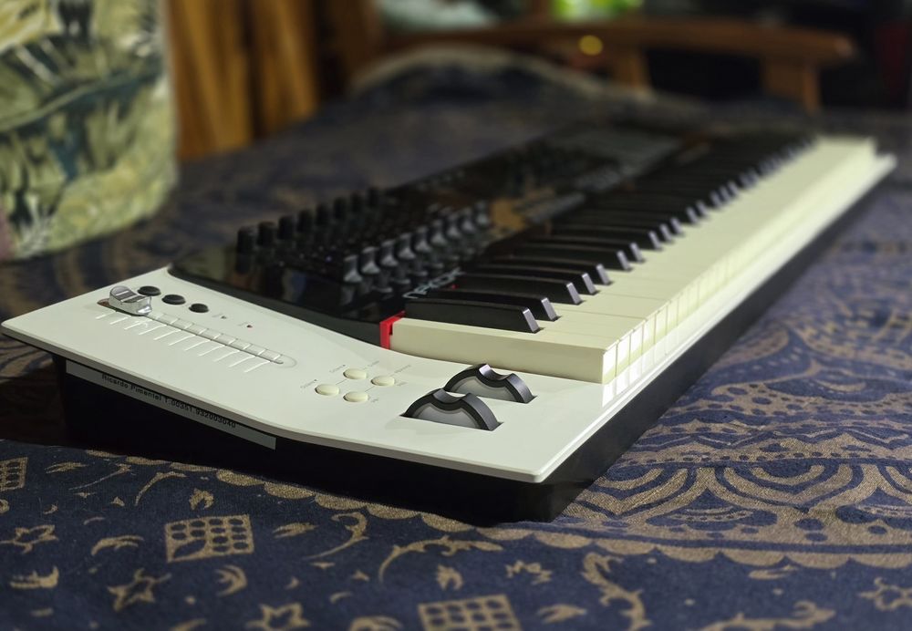 Teclado Midi Nektar P6 panorama imaculado