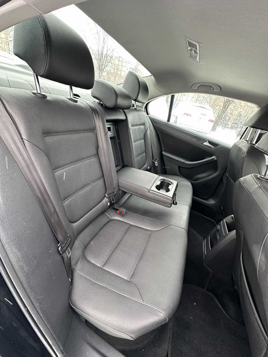 Продам Volkswagen Jetta 2010 рік можлива розстрочка,кредит,обмін!