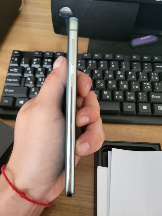 Samsung Galaxy S10e під відновлення чи на запчастини