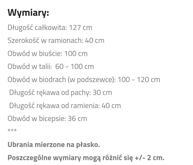 Długa sukienka z plisowanym dołem