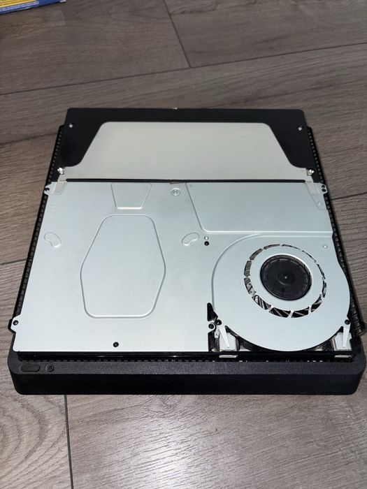 PlayStation 4 slim