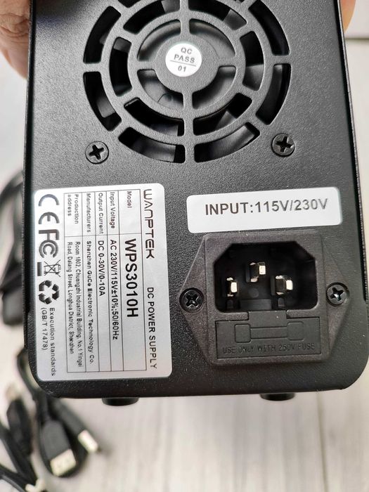 Mały zasilać laboratoryjny 10A 30V domowy stan BDB zestaw końcówek