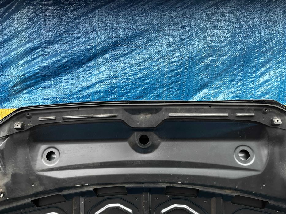 Maska Audi A4 B9 8W0