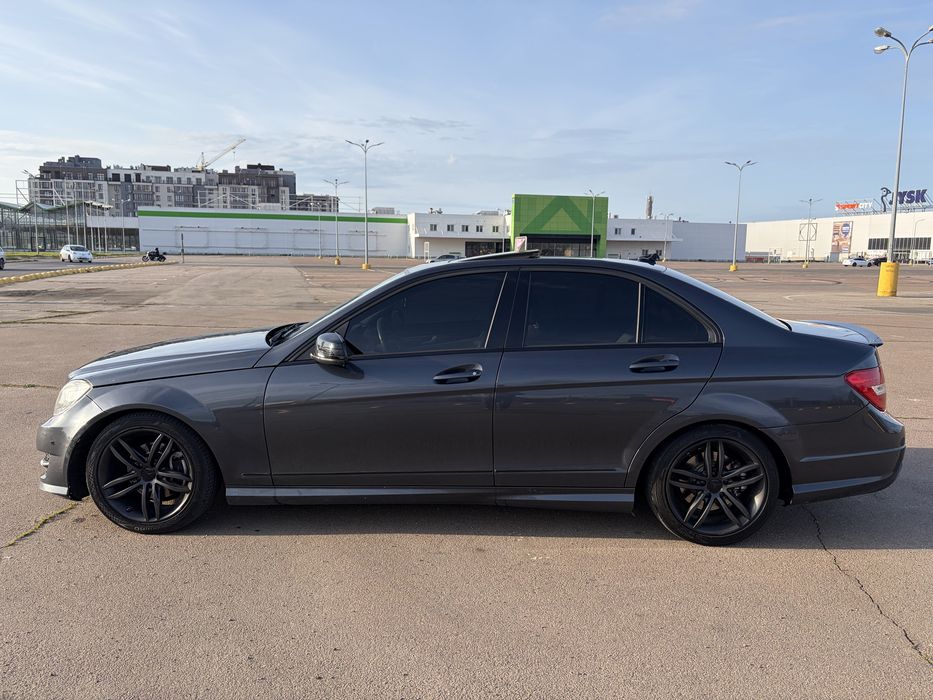 Mercedes-Benz w204