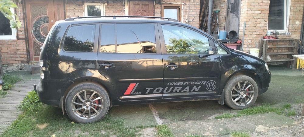 Фольксваген Тауран АВТОМАТ!