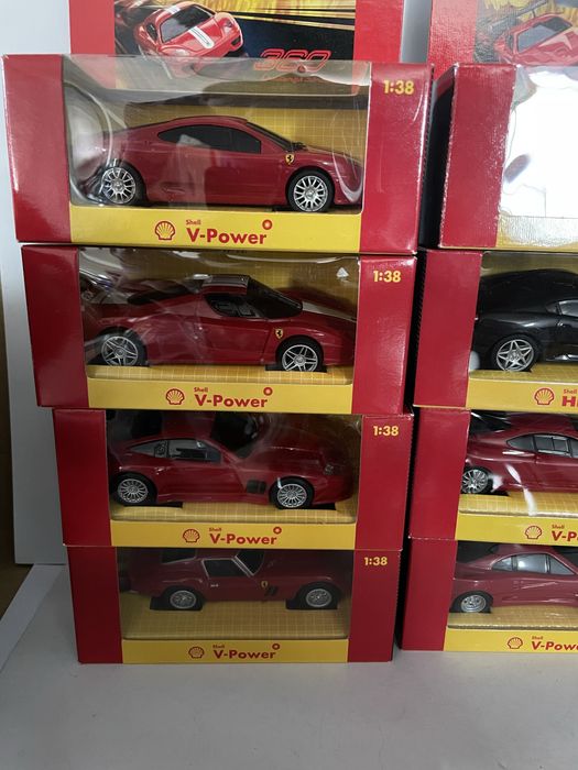 Miniaturas de coleção da Ferrari novas