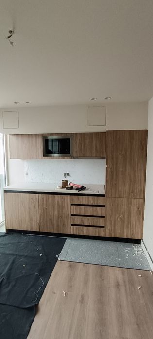 Serviços de carpintaria de interiores