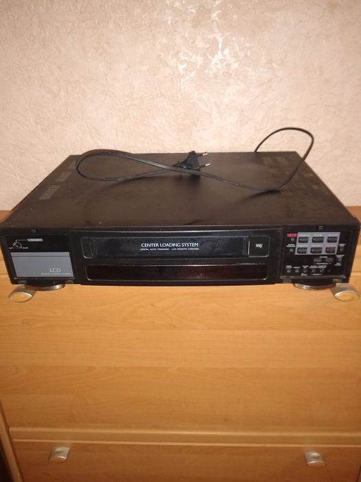 Відеомагнітофон VHS