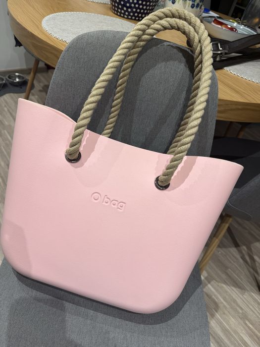 Torebka o bag z dwoma pasjani