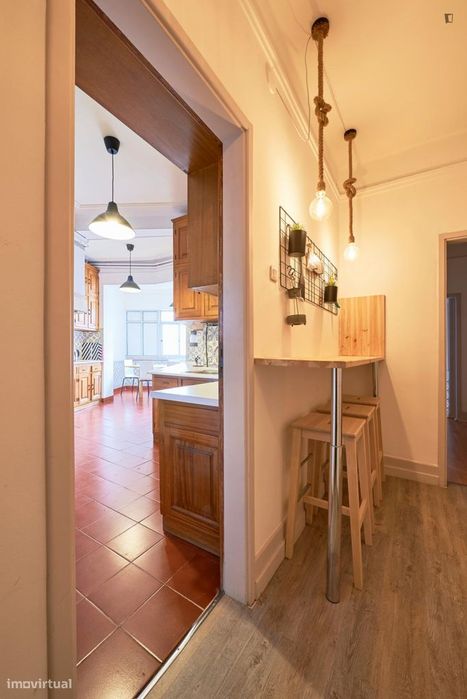 Quarto - localizado em Marquês de Pombal Lisbon