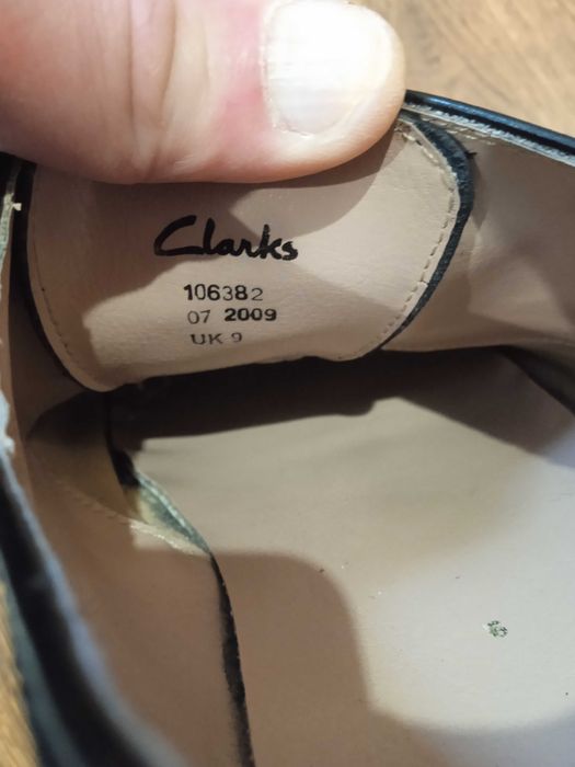 продам чоловічі шкіряні туфлі бренду Clarks