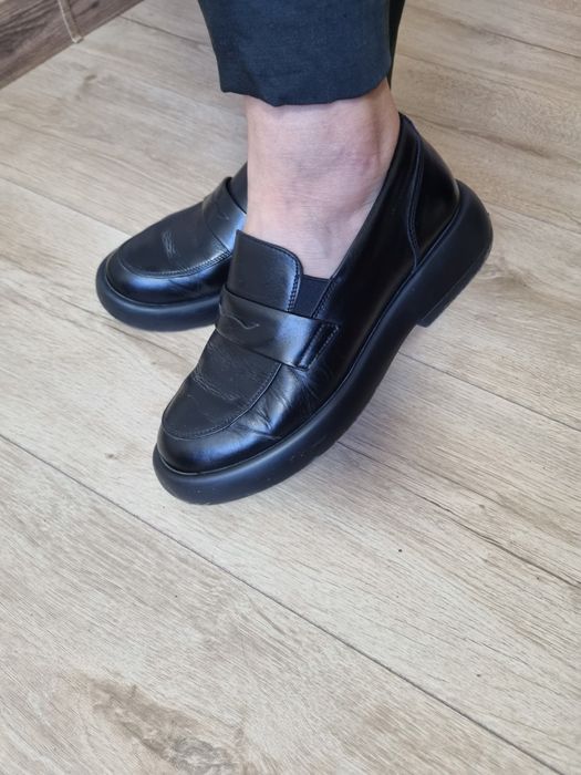 Жіночі шкіряні туфлі