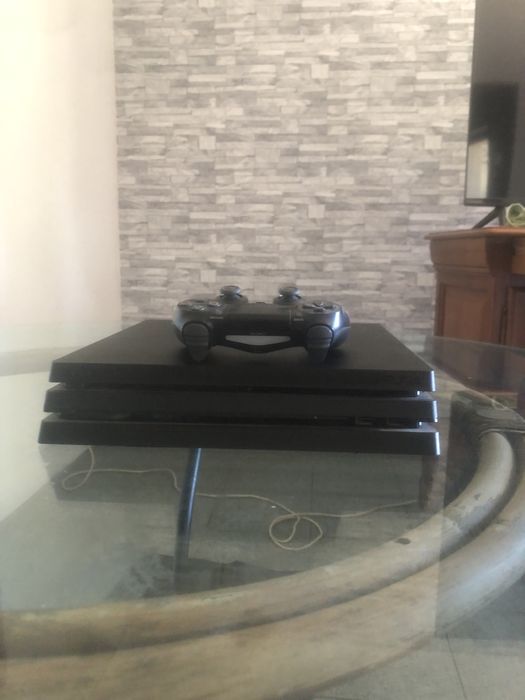 Ps4 pro 1tb com mais um comando