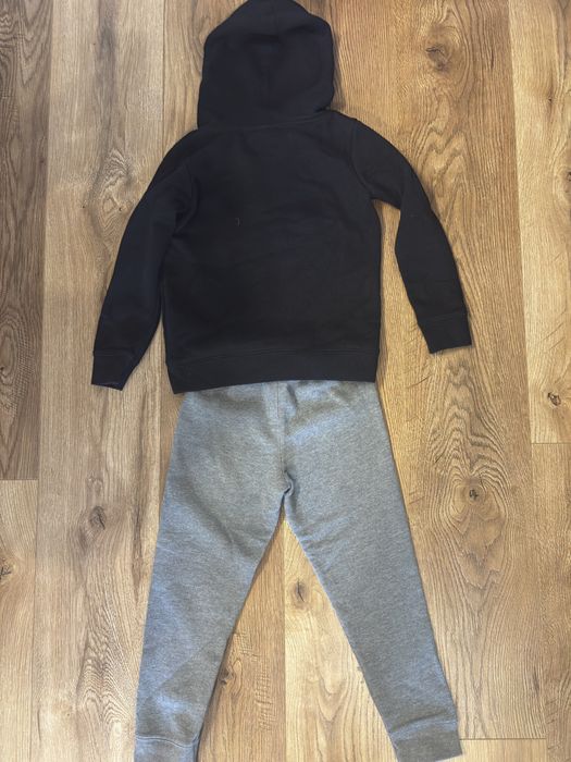 Dwa komplety dresow Chlopiecych Nike