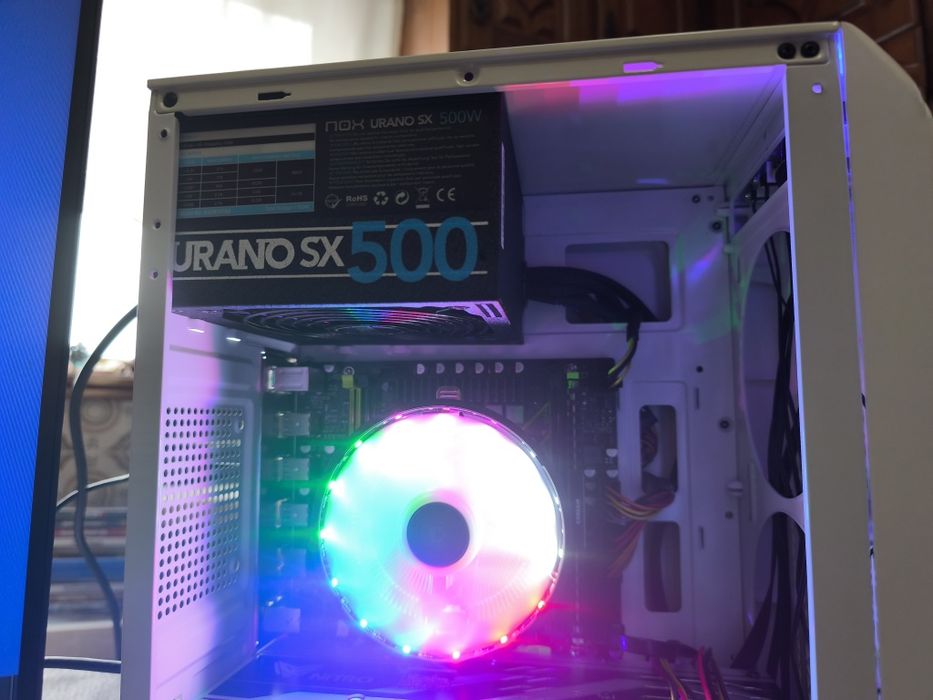 Torre xeon 2650 v3 com RX 580