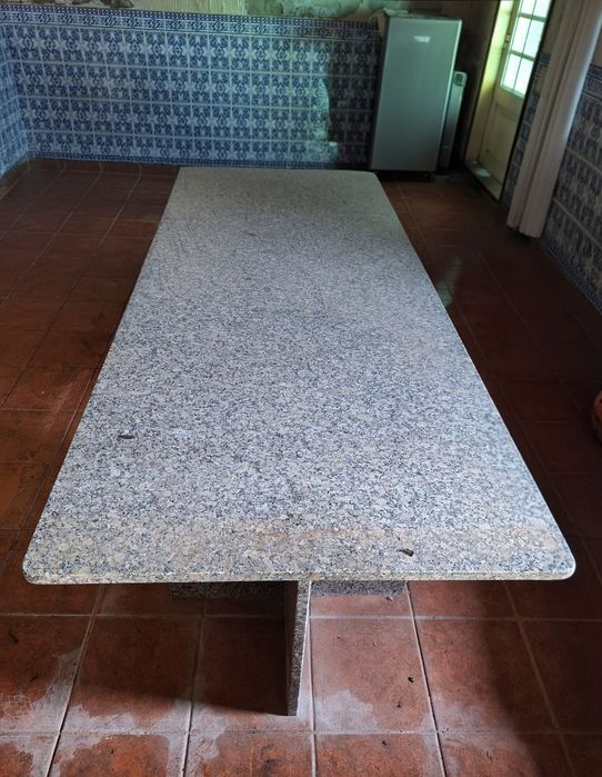 Mesa de mármore grande
