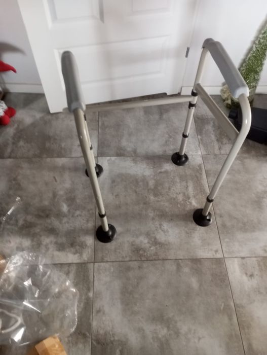 Podpórka do toalety bez wiercenia