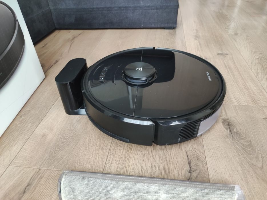 Roborock S6 MaxV — робот-пилосос, який прибирає за вас!