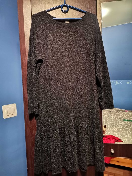 Sukienka z falbanką