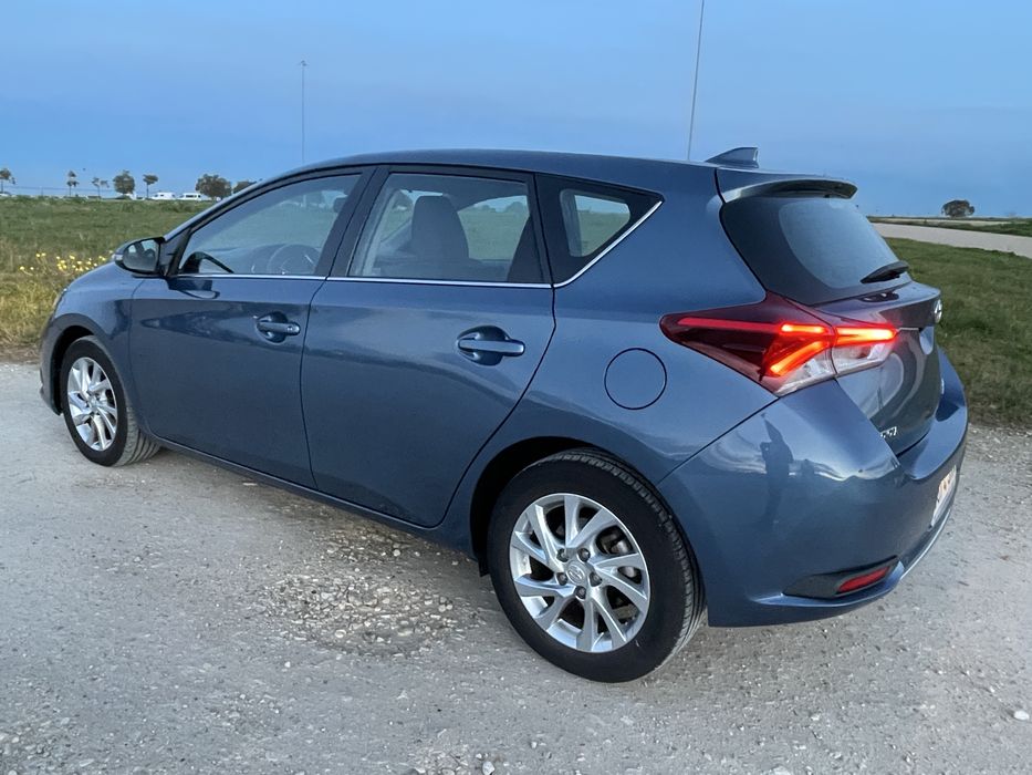Toyota Auris 1.8 Hybrid Lounge 2016 | 60.000km