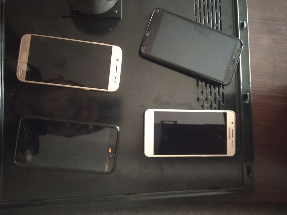 Продам телефоны на запчасти или востоновление