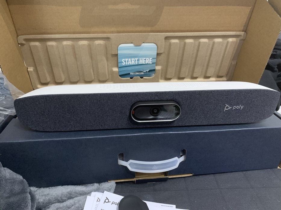Barra de videoconferencia Poly studio r30 novo
