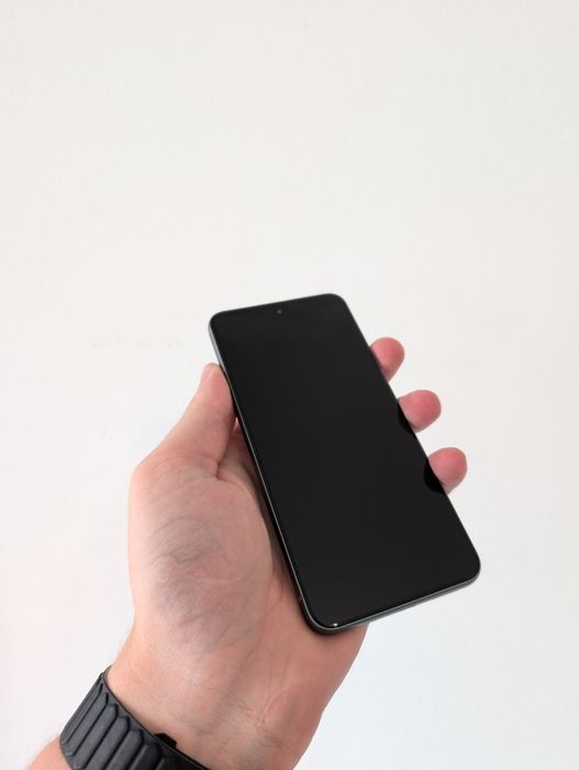 Google Pixel 8 Hazel 8/128gb Neverlock Гарний стан!