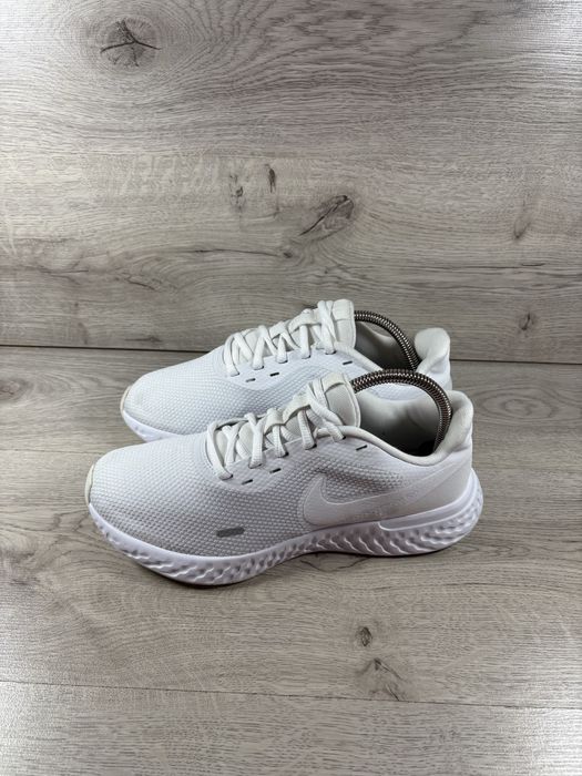 Nike  чоловічі бігові кросівки 42 розмір