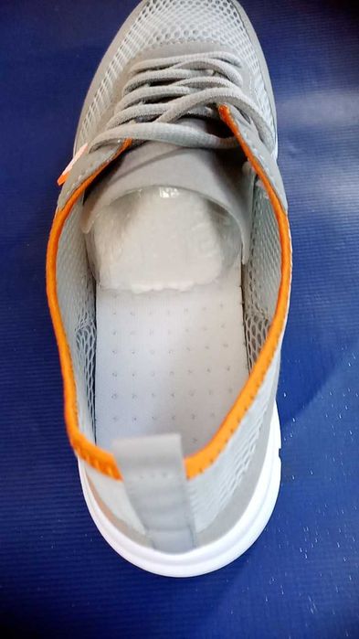 Літні кросівки сітка