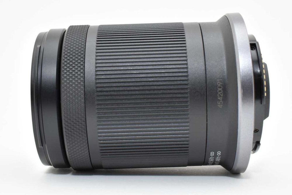 Canon RF 18-150 veio com máquina e está como nova
